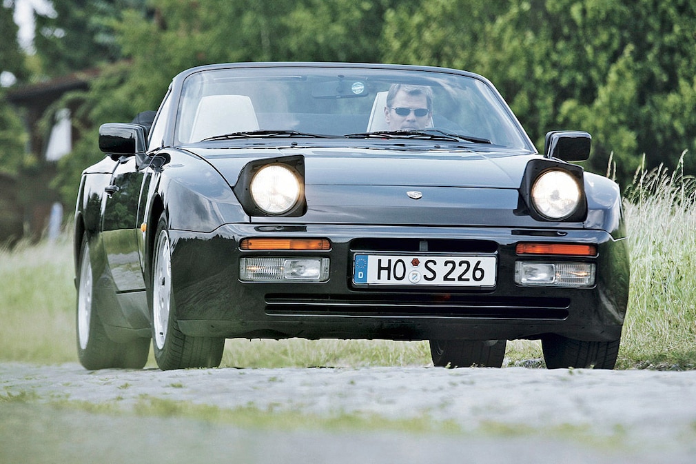 Porsche 944 S2