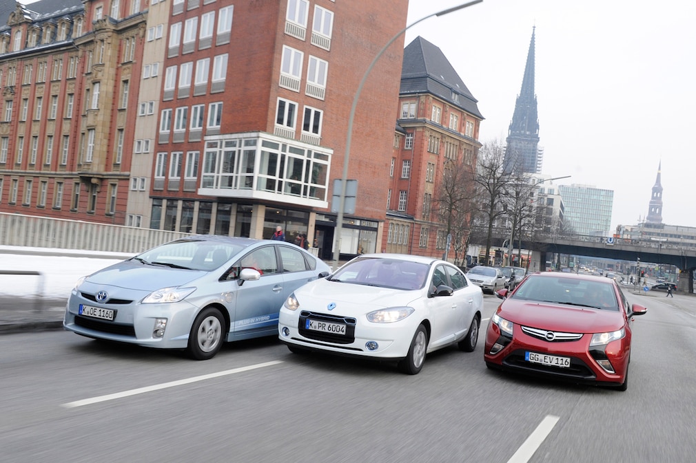 Renault Fluence Z.E. Opel Ampera Toyota Prius Plug-In