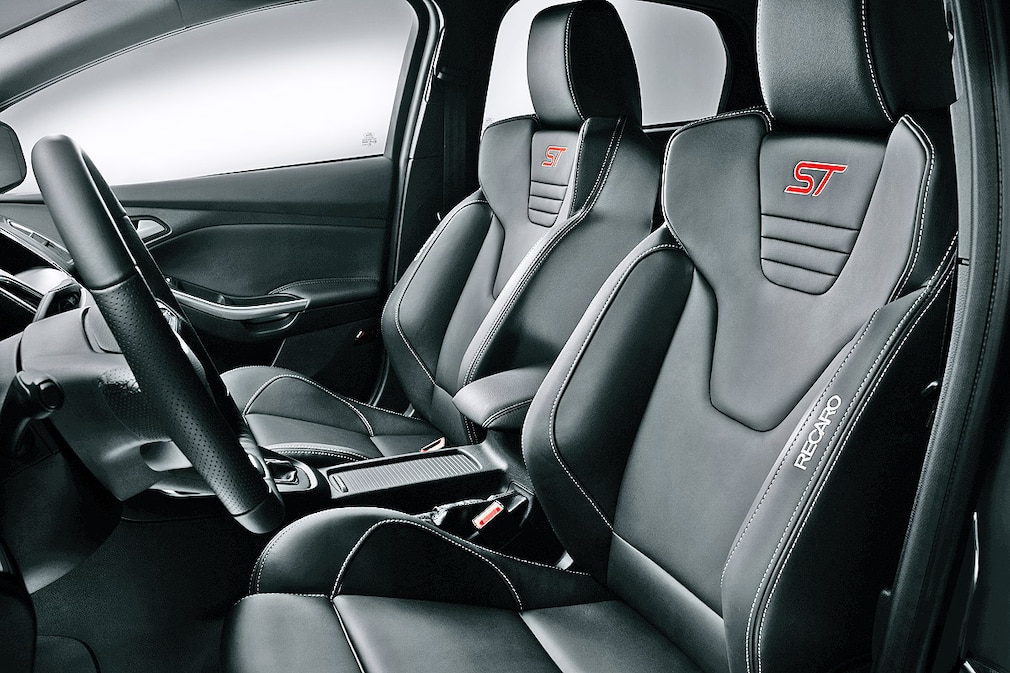 Ford Focus ST FL (erstmals auch als Diesel) in Goodwood