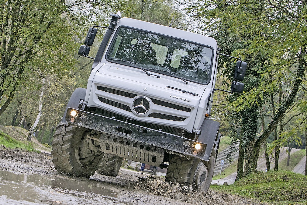 Fahrvorstellung neuer Unimog EuroVI hochgeländegängig