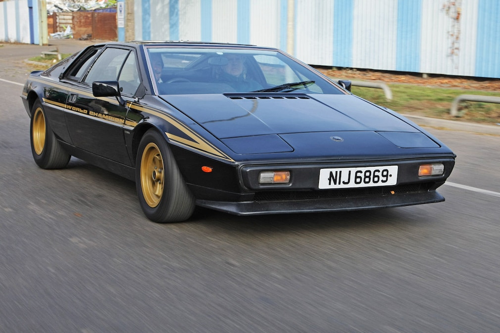 Lotus Esprit S2