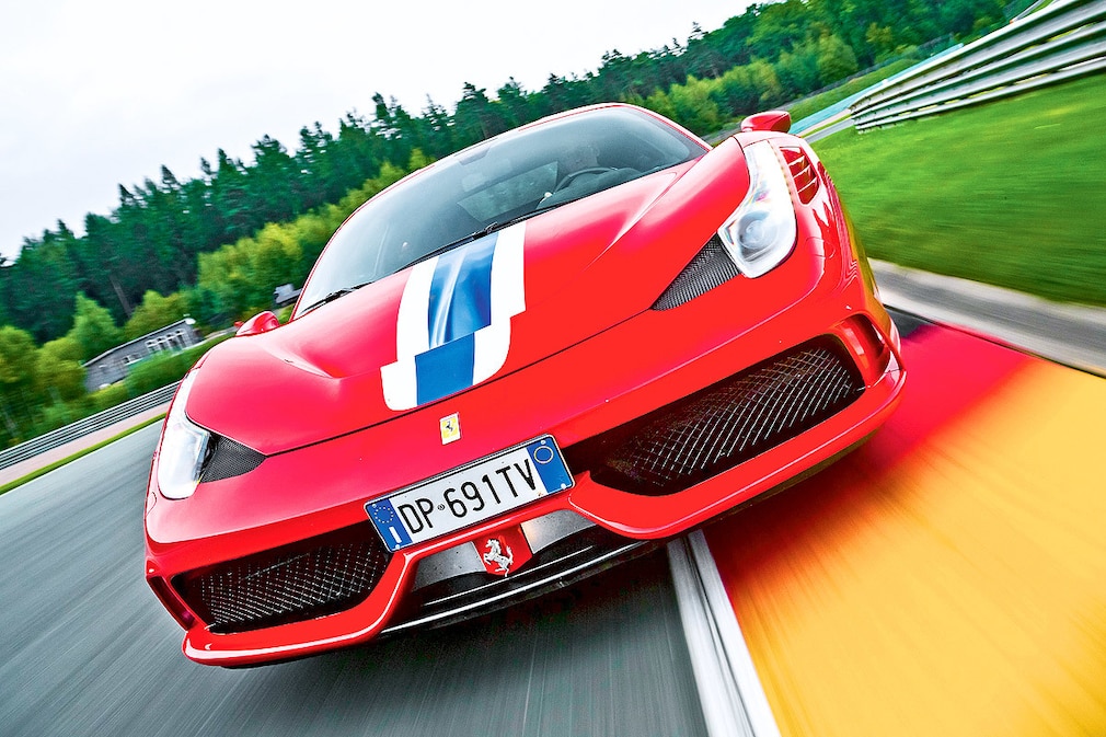 Ferrari 458 Speciale rot Frontansicht