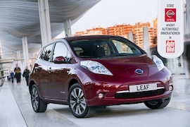 Nissan Leaf weinrot