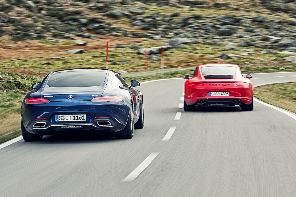 Mercedes GT S AMG Porsche 911 Carrera GTS