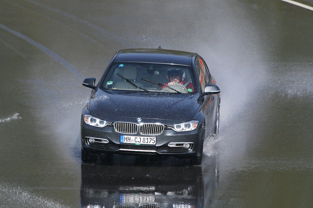 BMW 3er, Winterreifen-Test: Kurvenaquaplaning