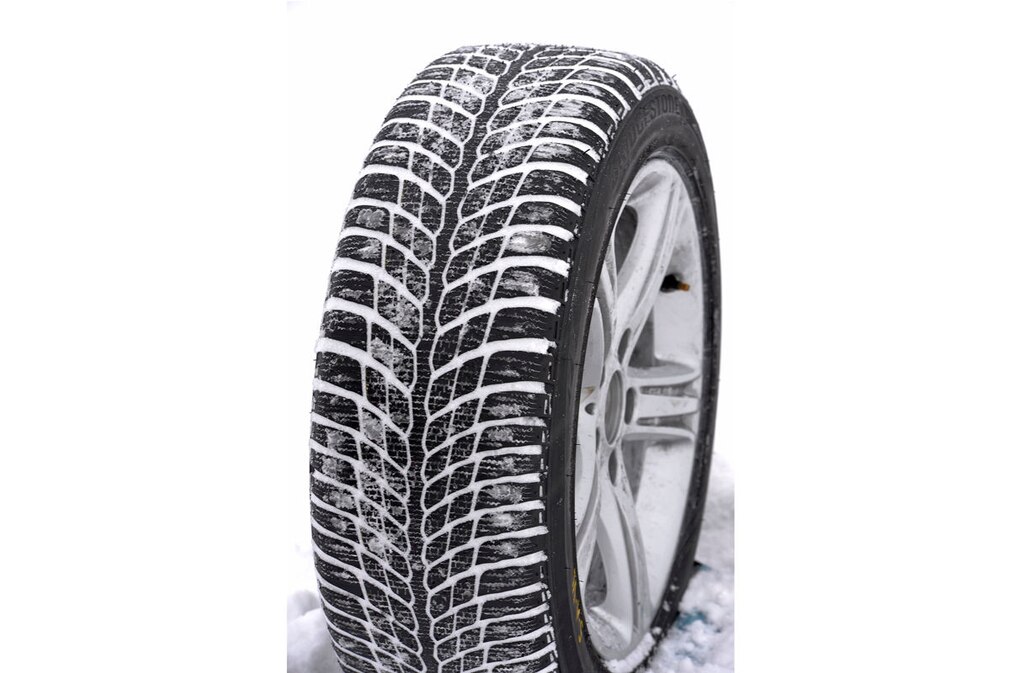 Bridgestone Blizzak LM-32S