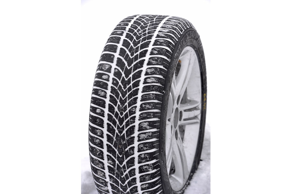 Dunlop SP Winter Sport 4D