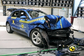 Porsche Macan Crashtest 2014
