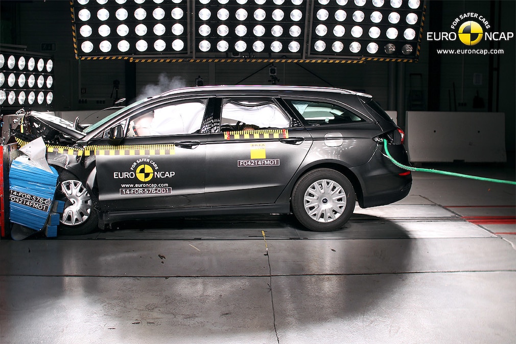 Ford Mondeo Crashtest 2014