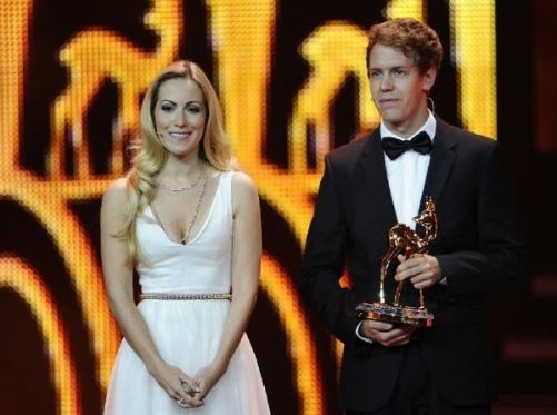 Sebastian Vettel und Moderatorin Andrea Kaiser bei der Bambi-Verleihung