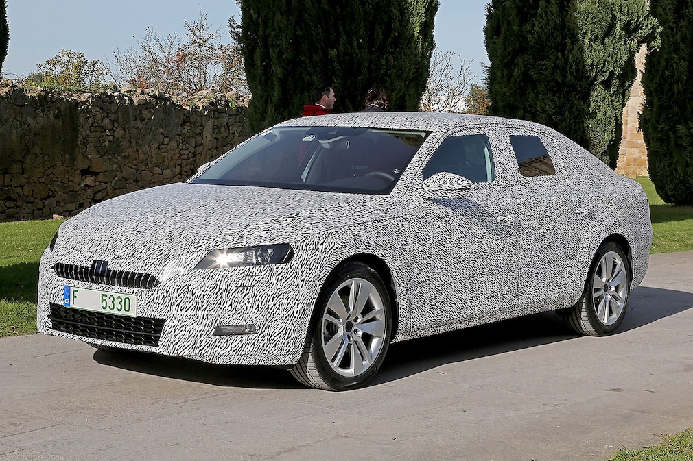 Skoda Superb Prototypenfahrt
