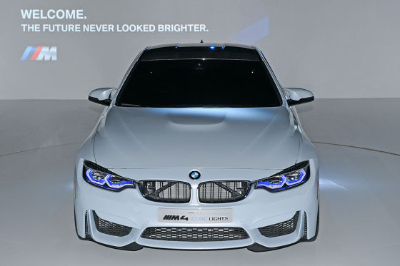 BMW M4 ICONIC Lights