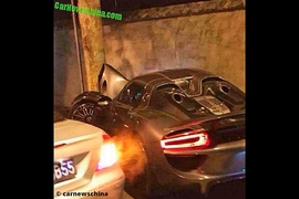 Porsche 918 Crash