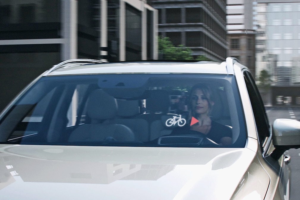 Fahrradhelm und Fahrzeug miteinander vernetzt: Volvo und POC präsentieren neues Sicherheitssystem