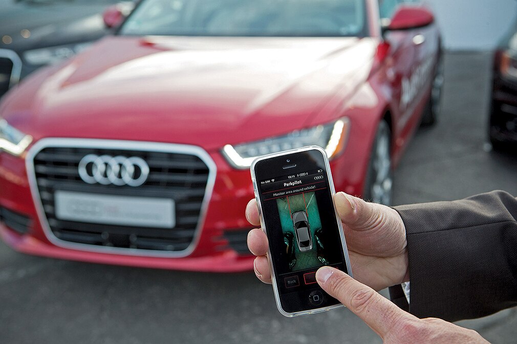 Audi Pilotiertes Parken Parkplatzsuche Navigation