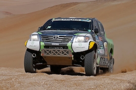 Yazeed Al-Rajhi aus Saudi-Arabien und sein Berliner Co-Pilot Timo Gottschalk