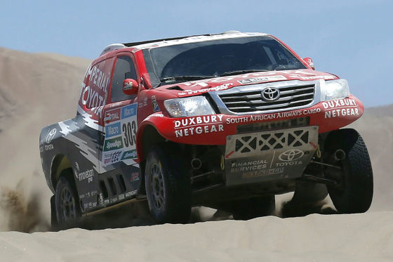 Yazeed Al-Rajhi aus Saudi-Arabien und sein Berliner Co-Pilot Timo Gottschalk
