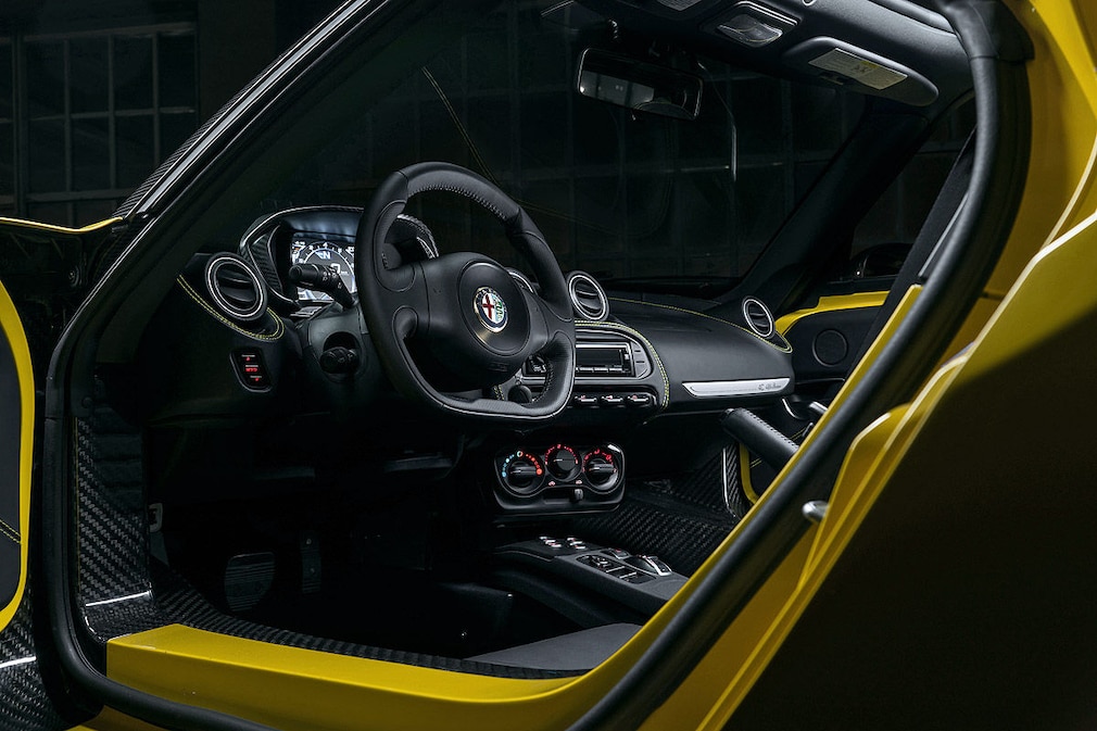 Alfa 4C Spider: Detroit Motor Show 2015