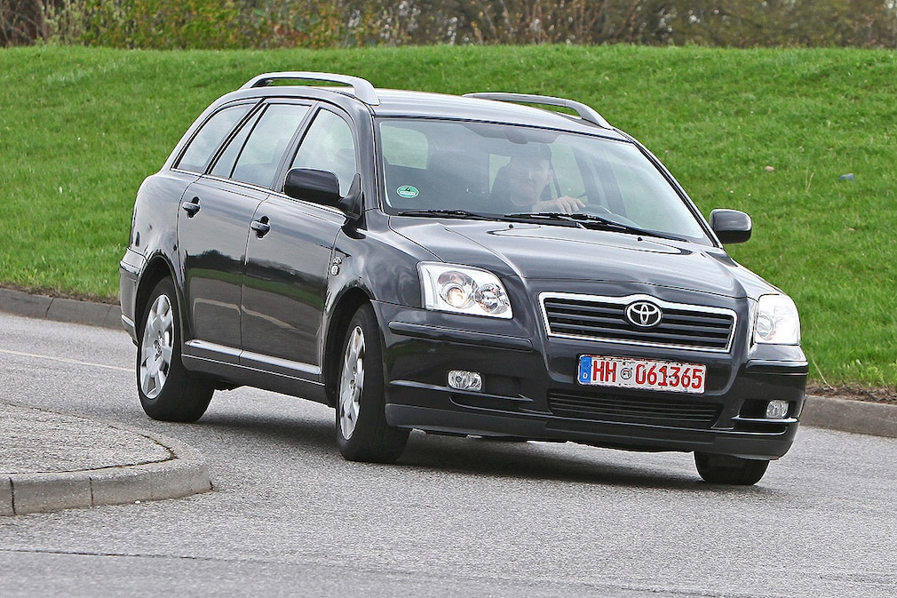 Toyota Avensis Combi 2.0 D-4D Toyota Avensis Combi 2.0 D-4D