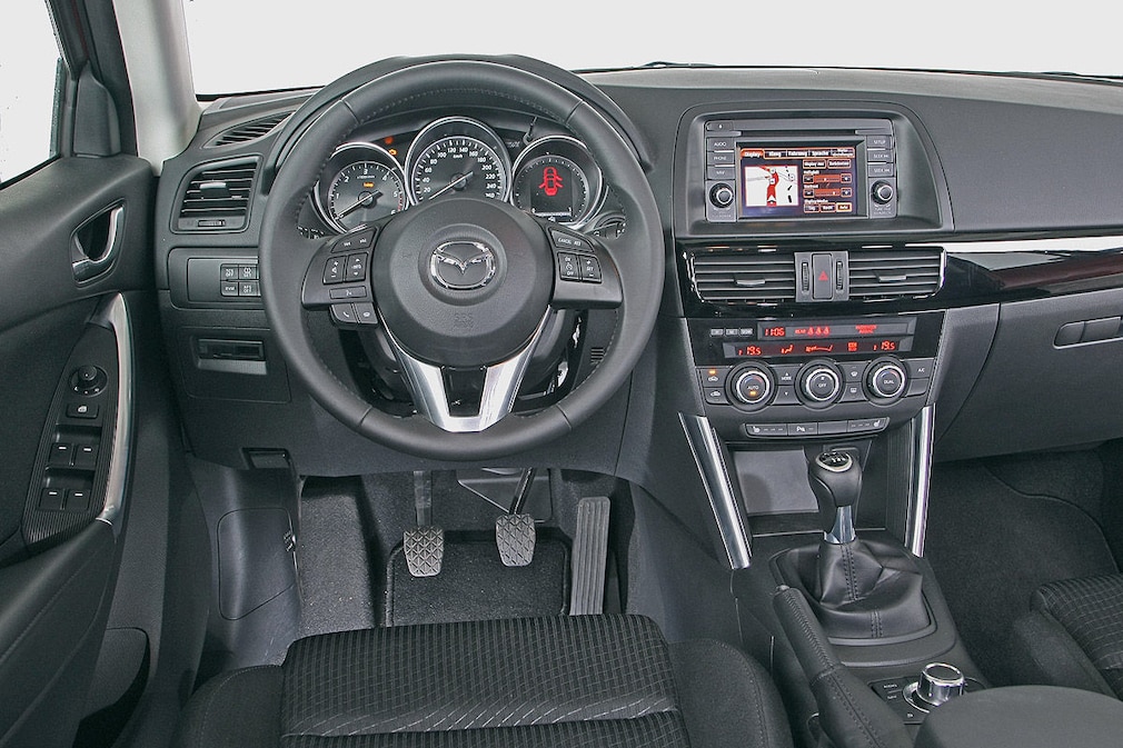 Mazda CX-5, Cockpit