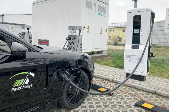 Drei Minuten Laden für 100 Kilometer