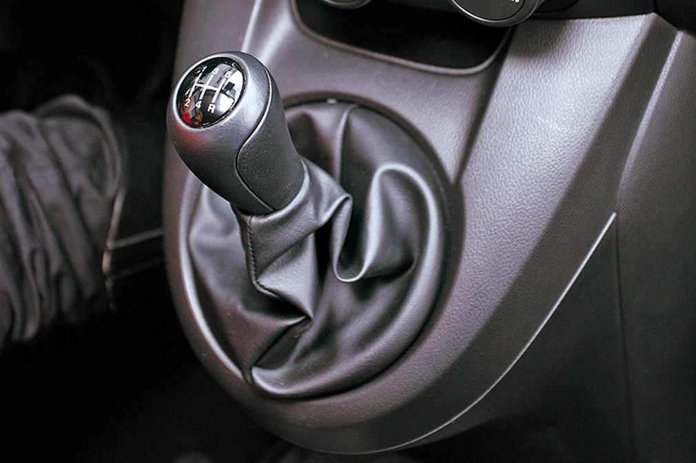 Mazda2, Schalthebel