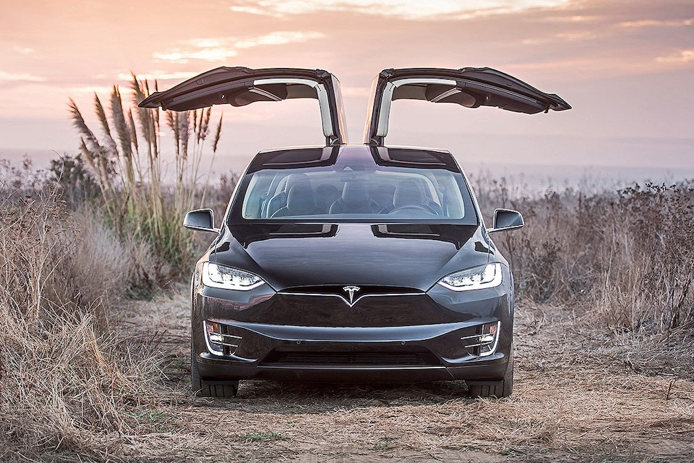 Tesla Model X 