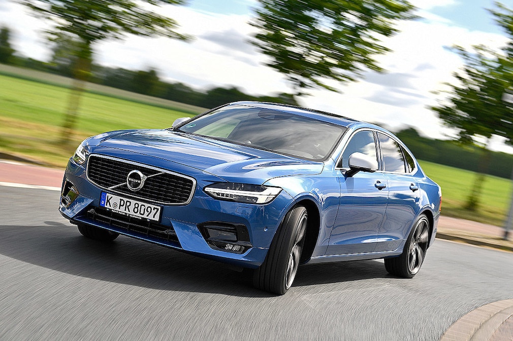 Volvo S90   
