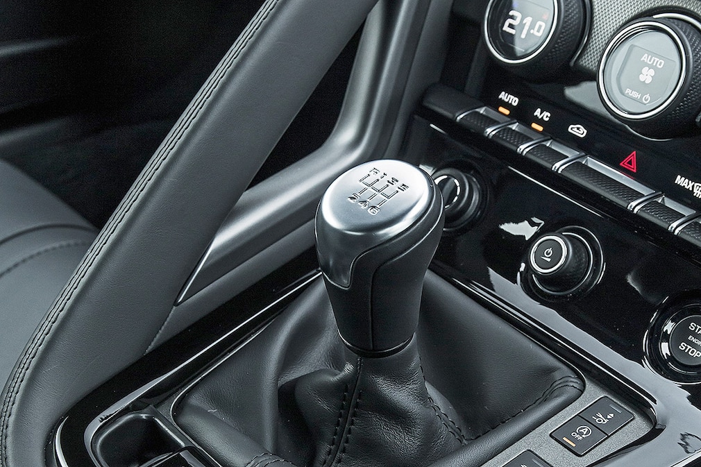 Jaguar F-Type AWD S Manual