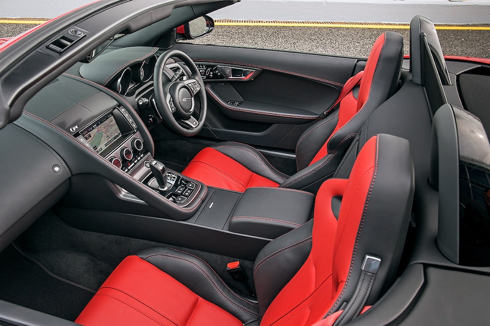 Jaguar F-Type AWD R