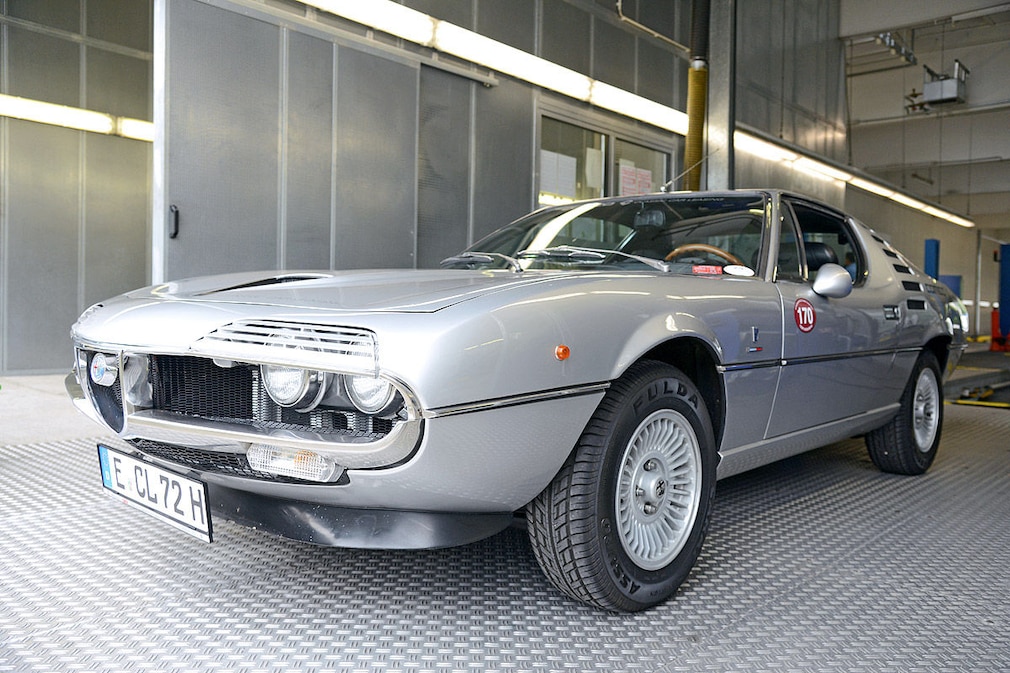 Alfa Romeo Montreal