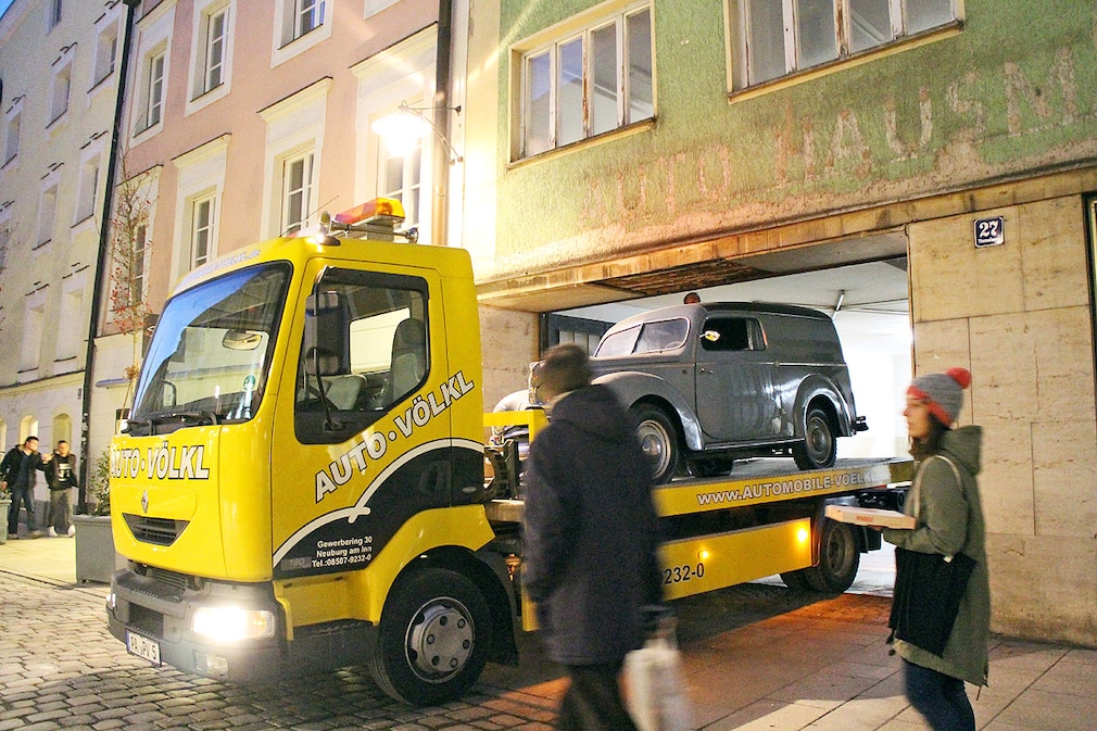 Abtransport der Autos