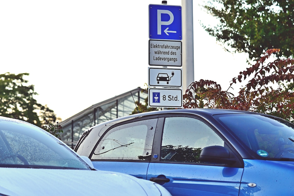 Ladevorgang an einer Heidelberger Ladesäule für Elekreoautos.