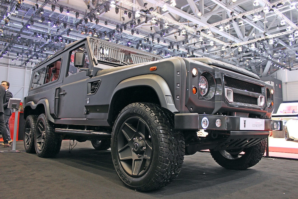 Land Rover Flying Huntsman 6x6 Concept