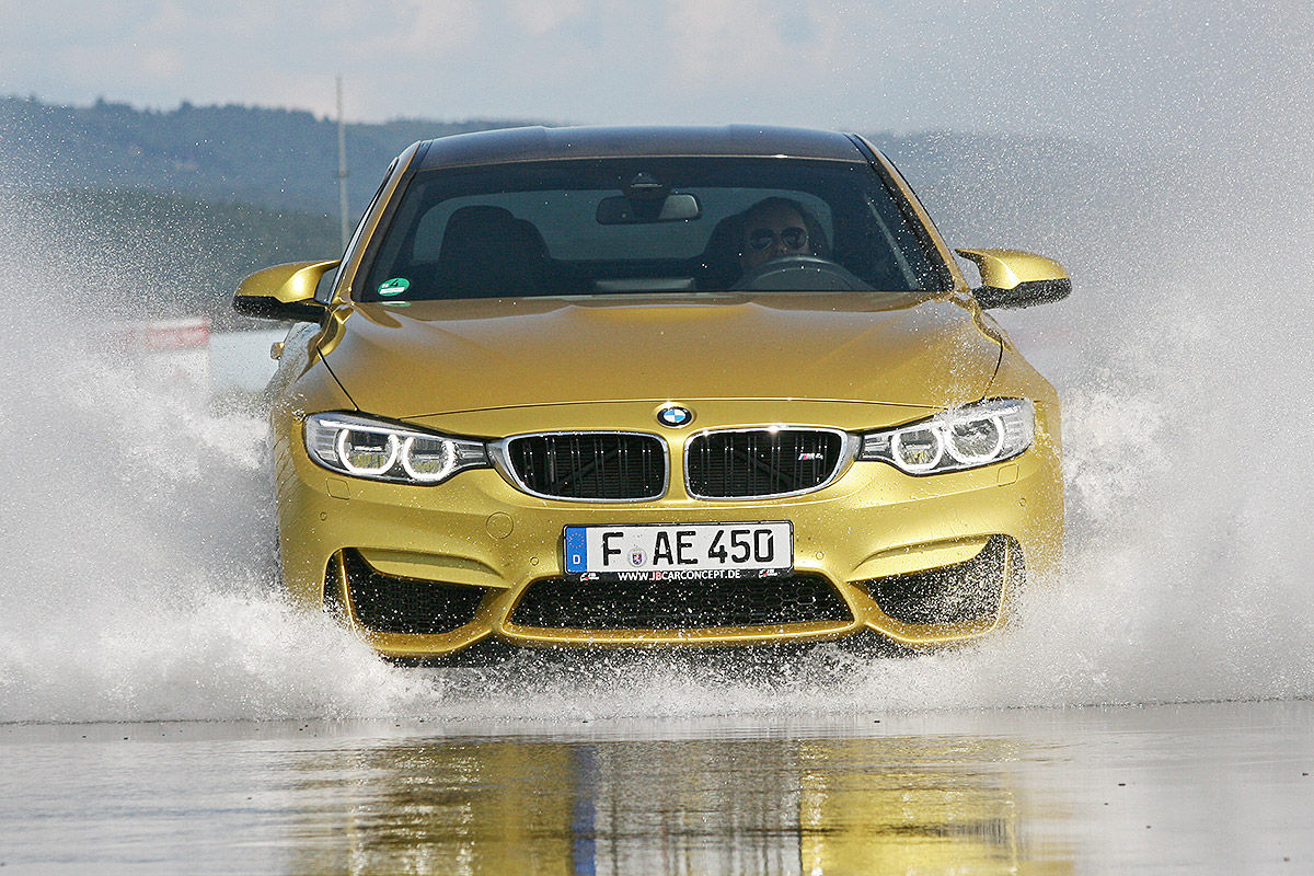 BMW M4, Sommerreifen-Test, Aquaplaning