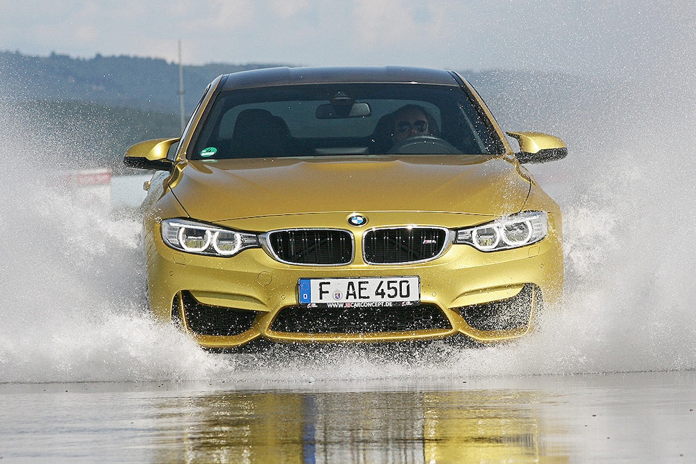 BMW M4, Sommerreifen-Test, Aquaplaning