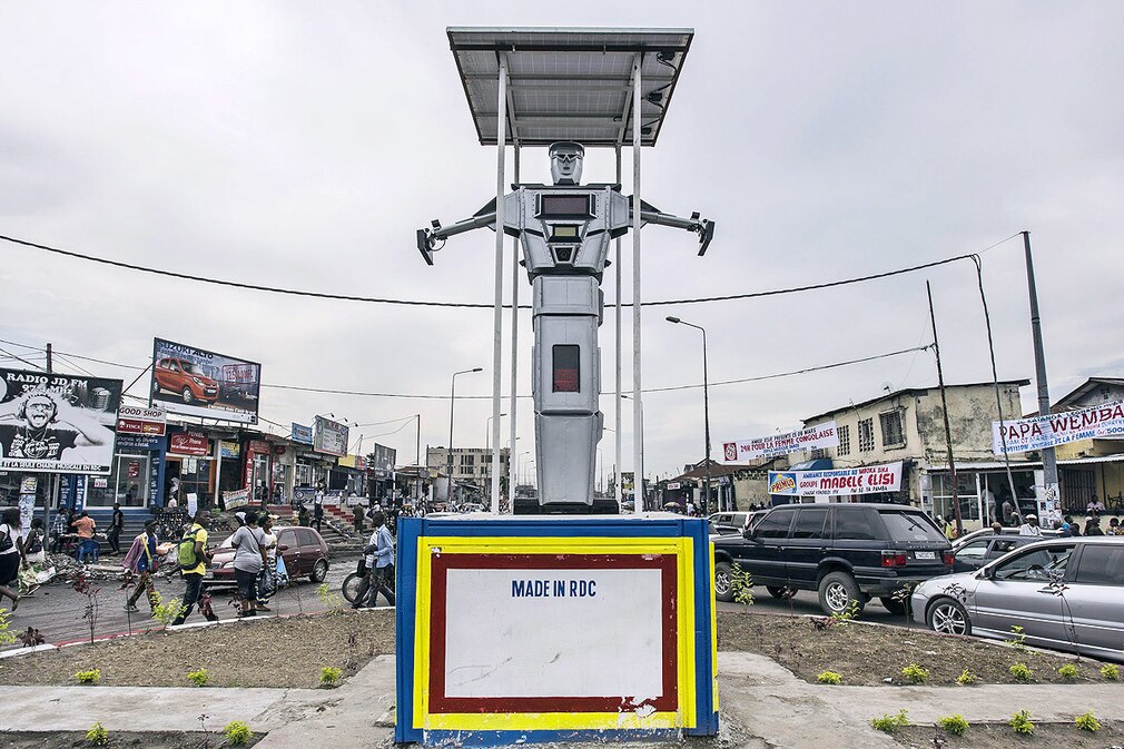 Roboter ersetzen Verkehrspolizisten in DR Kongo