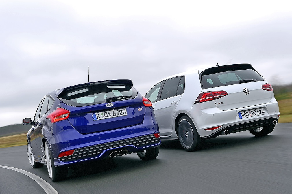 Ford Focus ST 2.0 EcoBoost VW Golf GTI 2.0 Performence
