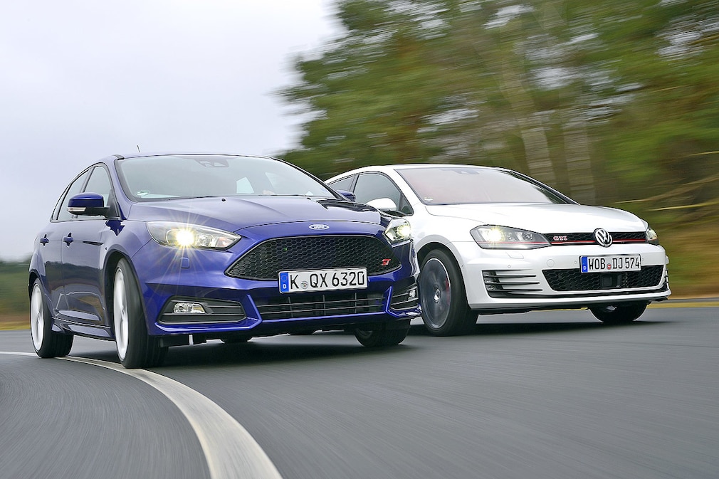 Ford Focus ST 2.0 EcoBoost VW Golf GTI 2.0 Performence