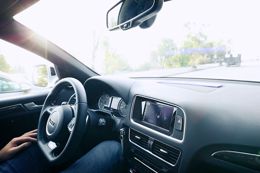 Delphi automated driving vehicle Audi SQ5