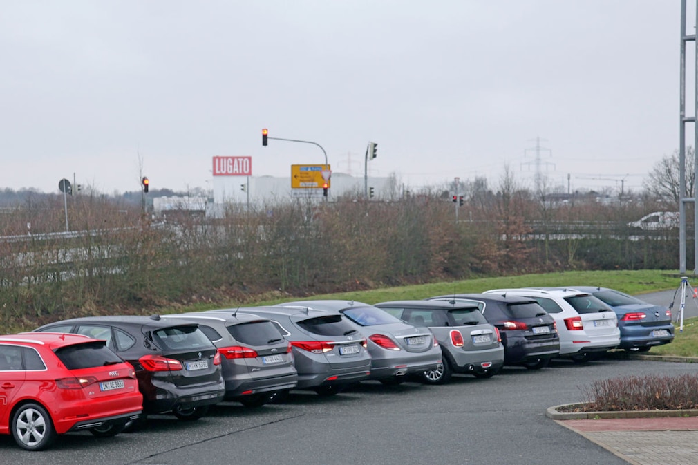 Neun Einparkautomaten im Test
