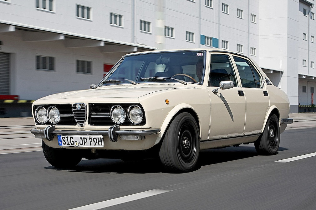 Alfa Romeo Alfetta 2000 Avorio   