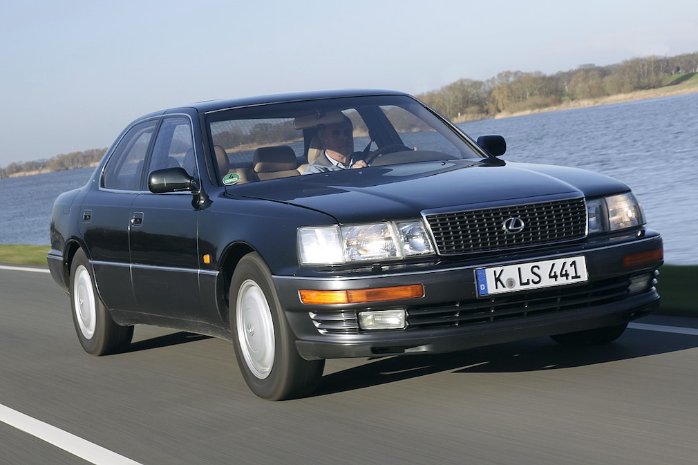 Lexus LS 400