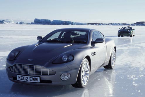 Aston Martin Vanquish Jaguar XK8 James Bond 007 Pierce Brosnan Stirb an einem anderen Tag Aston Martin Vanquish Jaguar XK8 James Bond 007 Pierce Brosnan Stirb an einem anderen Tag