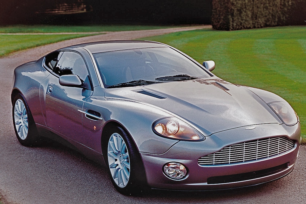 Aston Martin Vanquish James Bond 007 Pierce Brosnan Stirb an einem anderen Tag