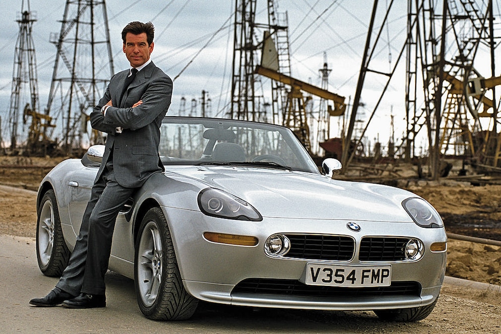 BMW Z8 James Bond 007 Pierce Brosnan Die Welt ist nicht genug BMW Z8 James Bond 007 Pierce Brosnan Die Welt ist nicht genug