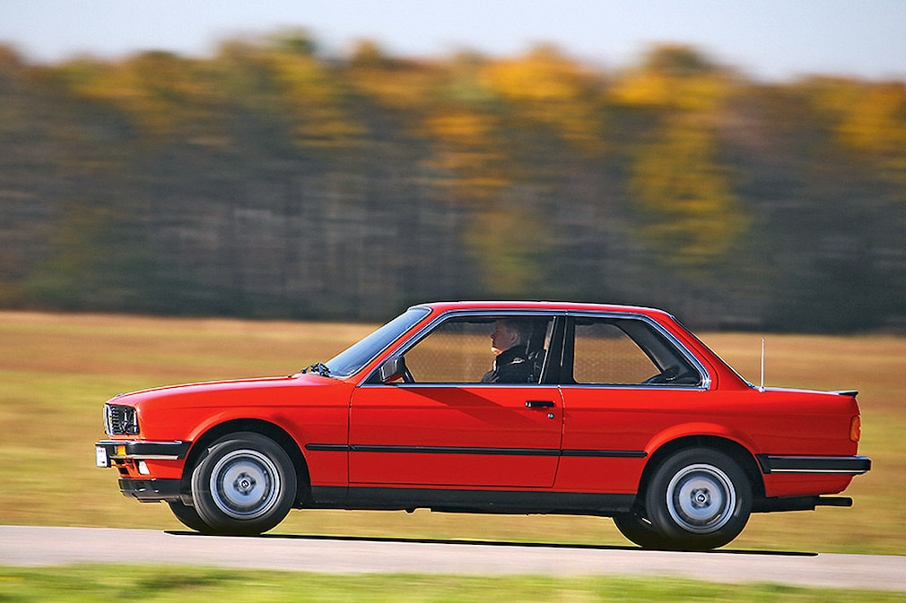 BMW 320i E30  (1983)