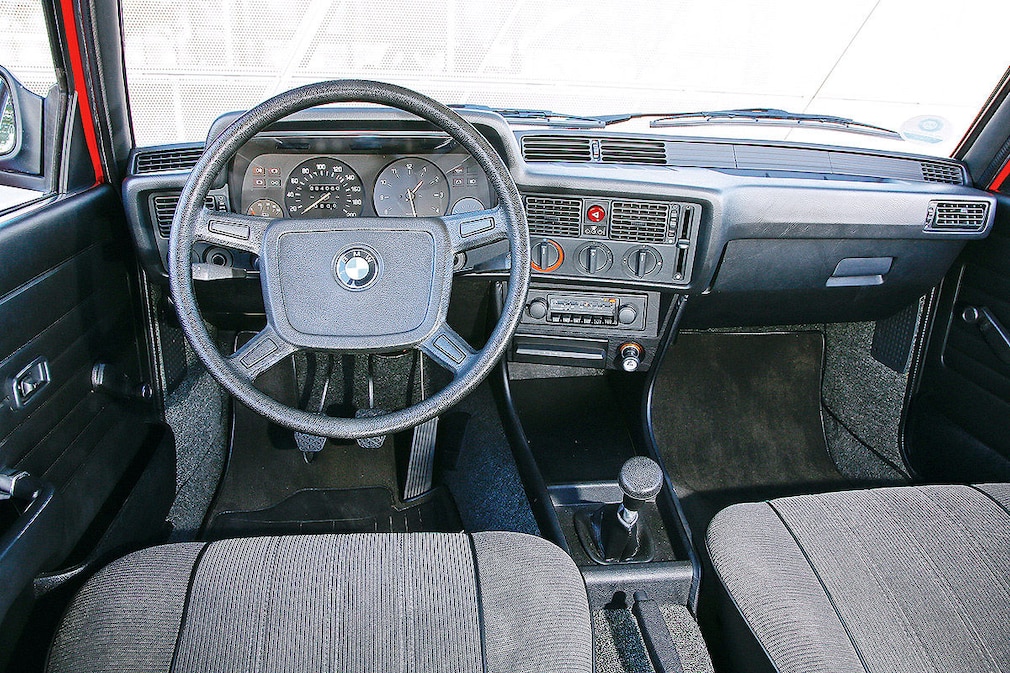 BMW 316  E21  (1981)