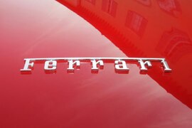 Ferrari-Schriftzug