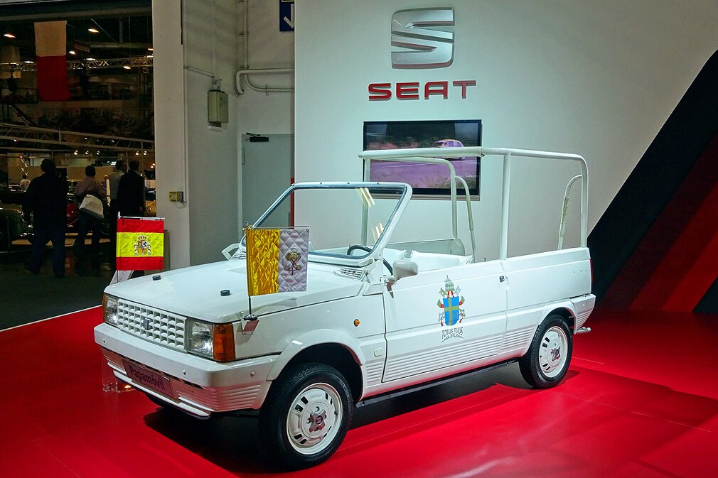 Papamobil  das Seat 1982 für den Papstbesuch in Spanien  baute